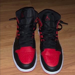 air jordan 1 mid “banned” sz 10